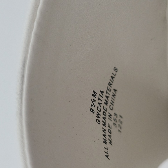 704- Guess Catia Platforms Sandals Size 9.5 M White Color NWT - Picture 14 of 14